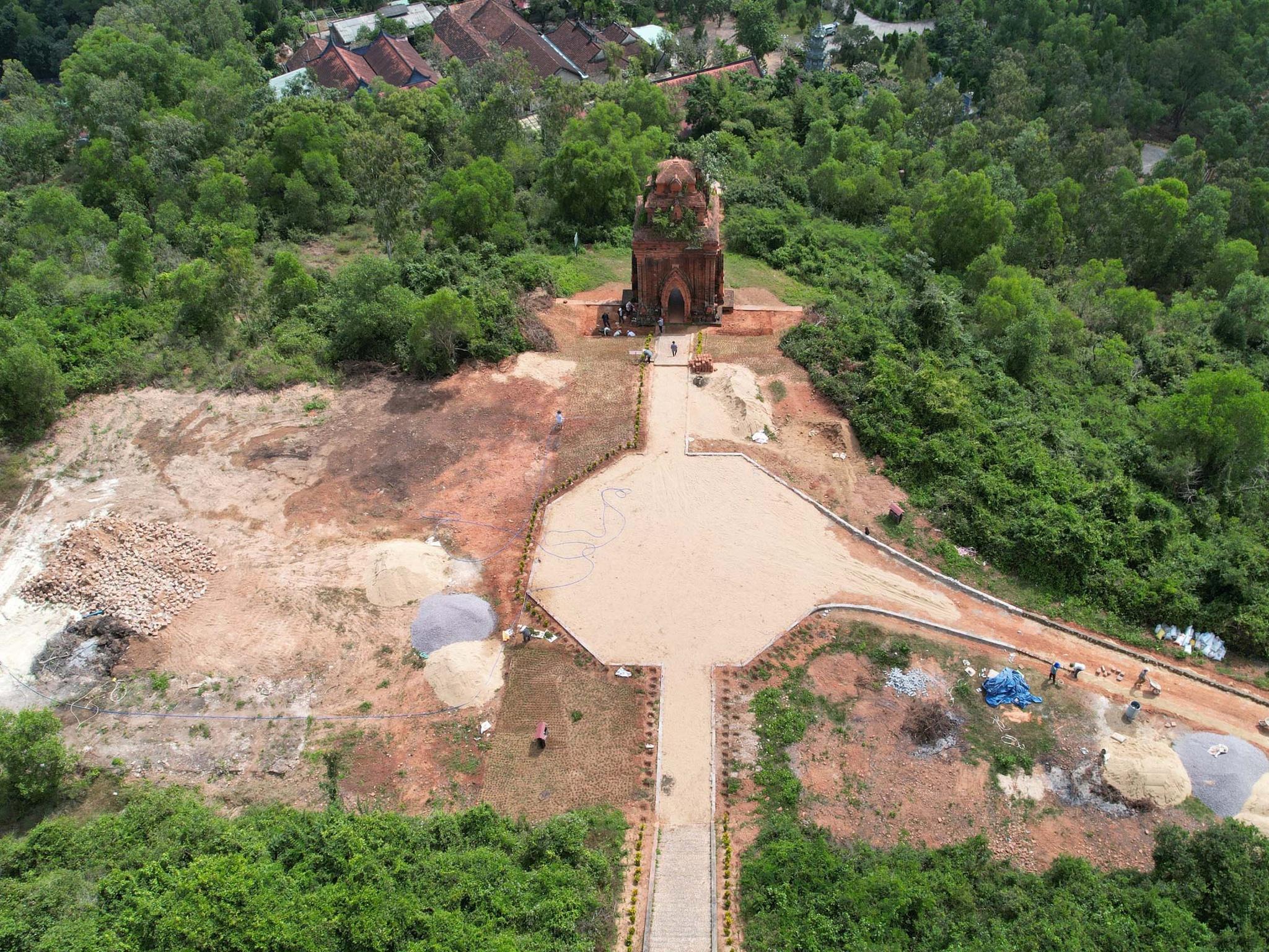 Dự án tu bổ tháp Bánh Ít ở Bình Định: Biết thi công sai vẫn cho làm? - ảnh 8