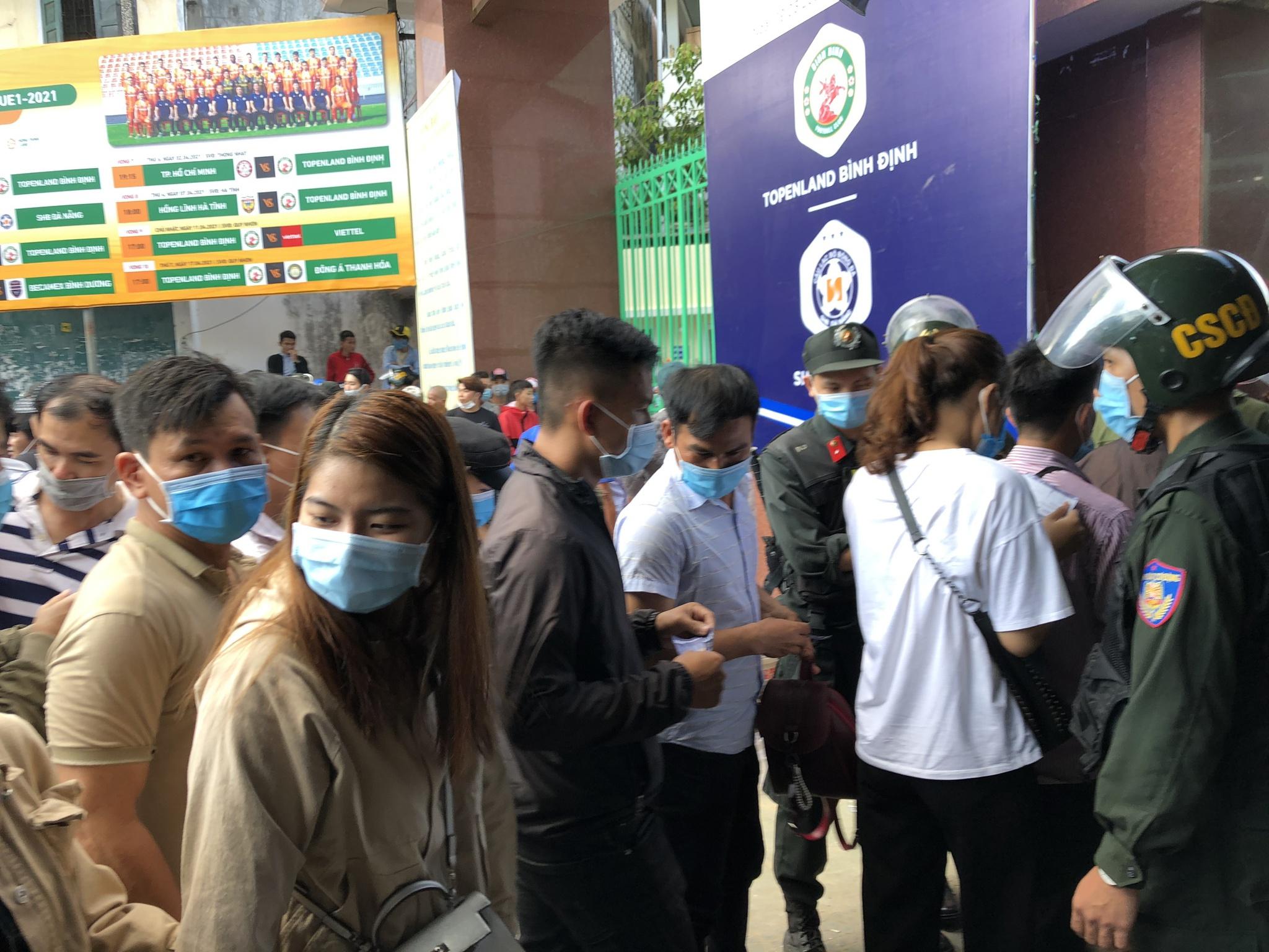 Kết quả bóng đá CLB Bình Định 1-0 CLB Đà Nẵng: Hồ Tấn Tài làm dậy sóng sân Quy Nhơn - ảnh 6