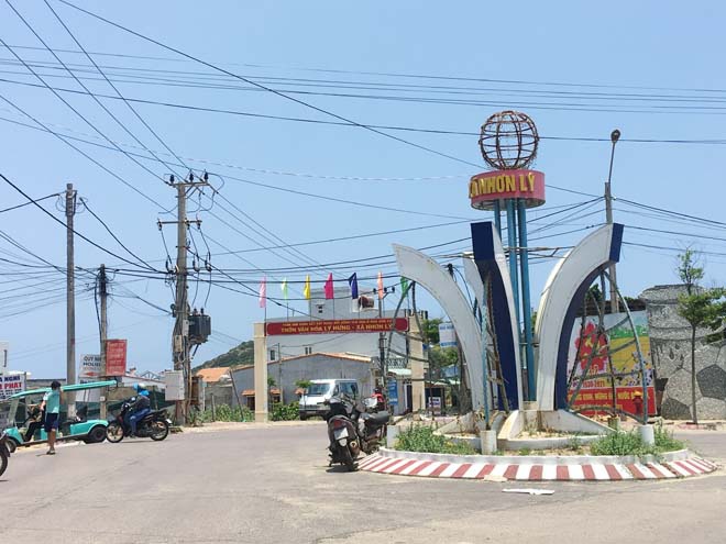 Bình Định: Tại sao phí thu gom rác tại 'thiên đường biển đảo' Nhơn Lý tăng cao? - ảnh 1
