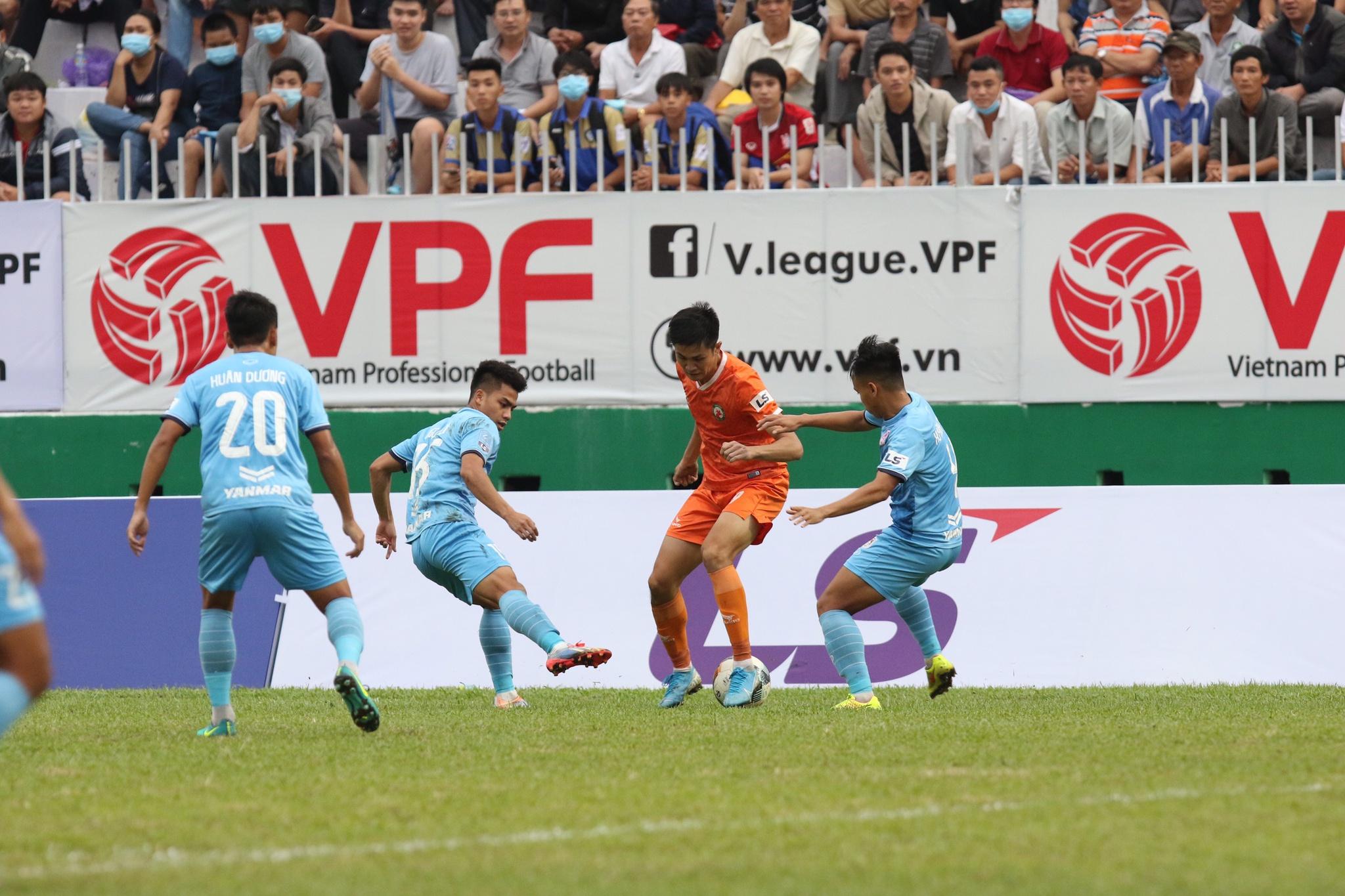 Kết quả suất lên hạng V-League: Chúc mừng CLB Bình Định, tiếc cho Bà Rịa - Vũng Tàu! - ảnh 23