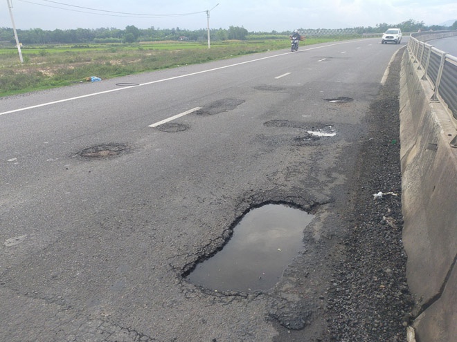 Tại sao Quốc lộ ngàn tỉ qua tỉnh Bình Định phải sửa chữa trước mùa mưa bão? - ảnh 1