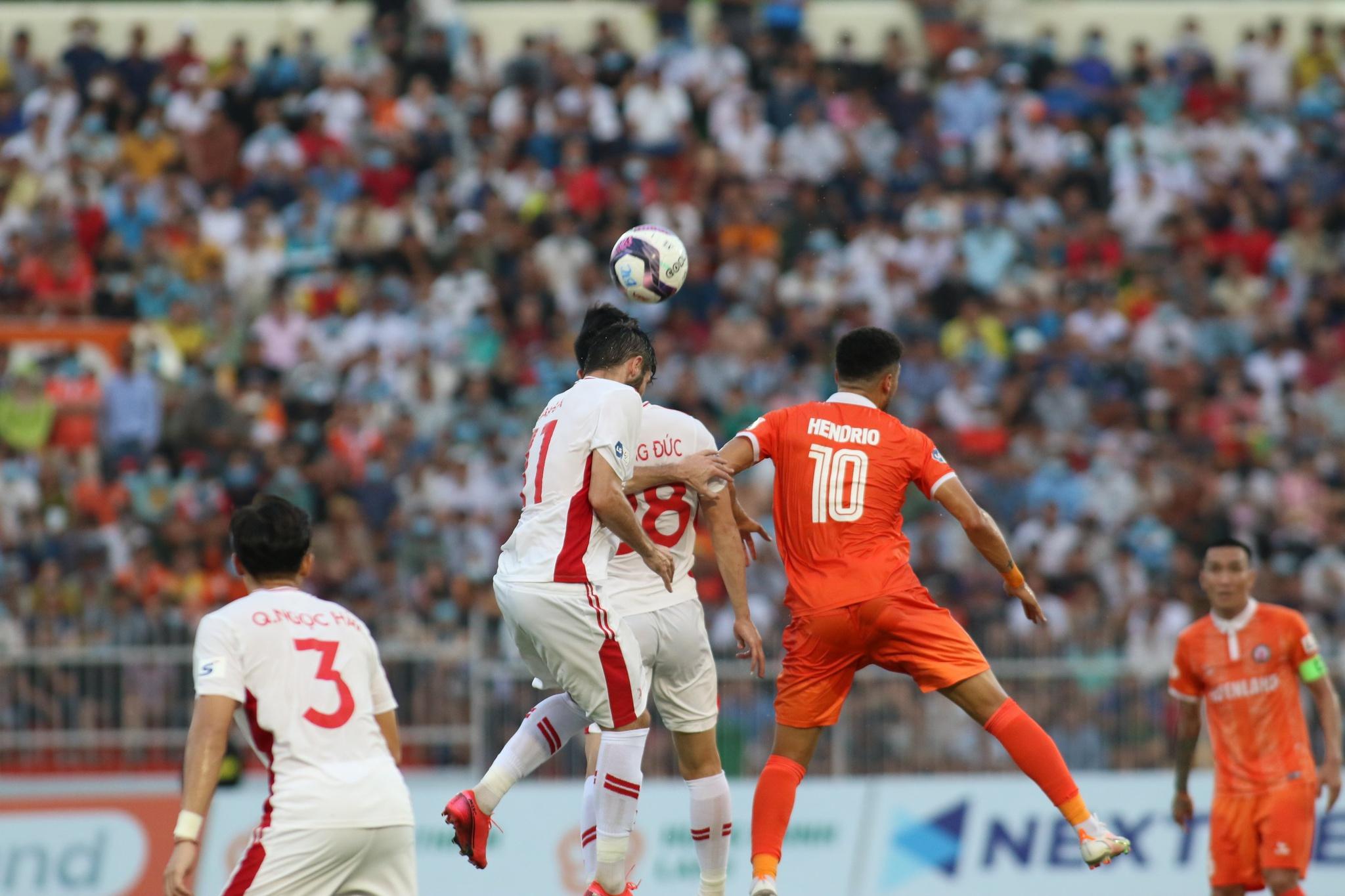 Kết quả bóng đá CLB Bình Định 0-1 Viettel: Hoàng Đức sút phạt thành 'siêu phẩm' - ảnh 1