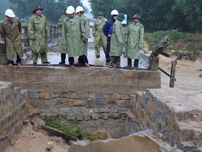 Bình Định: Quy Nhơn có hơn 8.000 nhà dân bị ngập nước - ảnh 5