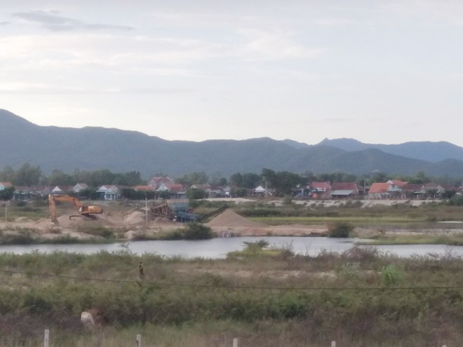 Bình Định: Nam thanh niên chết đuối vì sụp hố nước do khai thác cát để lại - ảnh 1