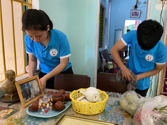 Tỉnh đoàn Bình Định tổ chức Bữa cơm yêu thương tại nhà Mẹ Việt Nam anh hùng - ảnh 1