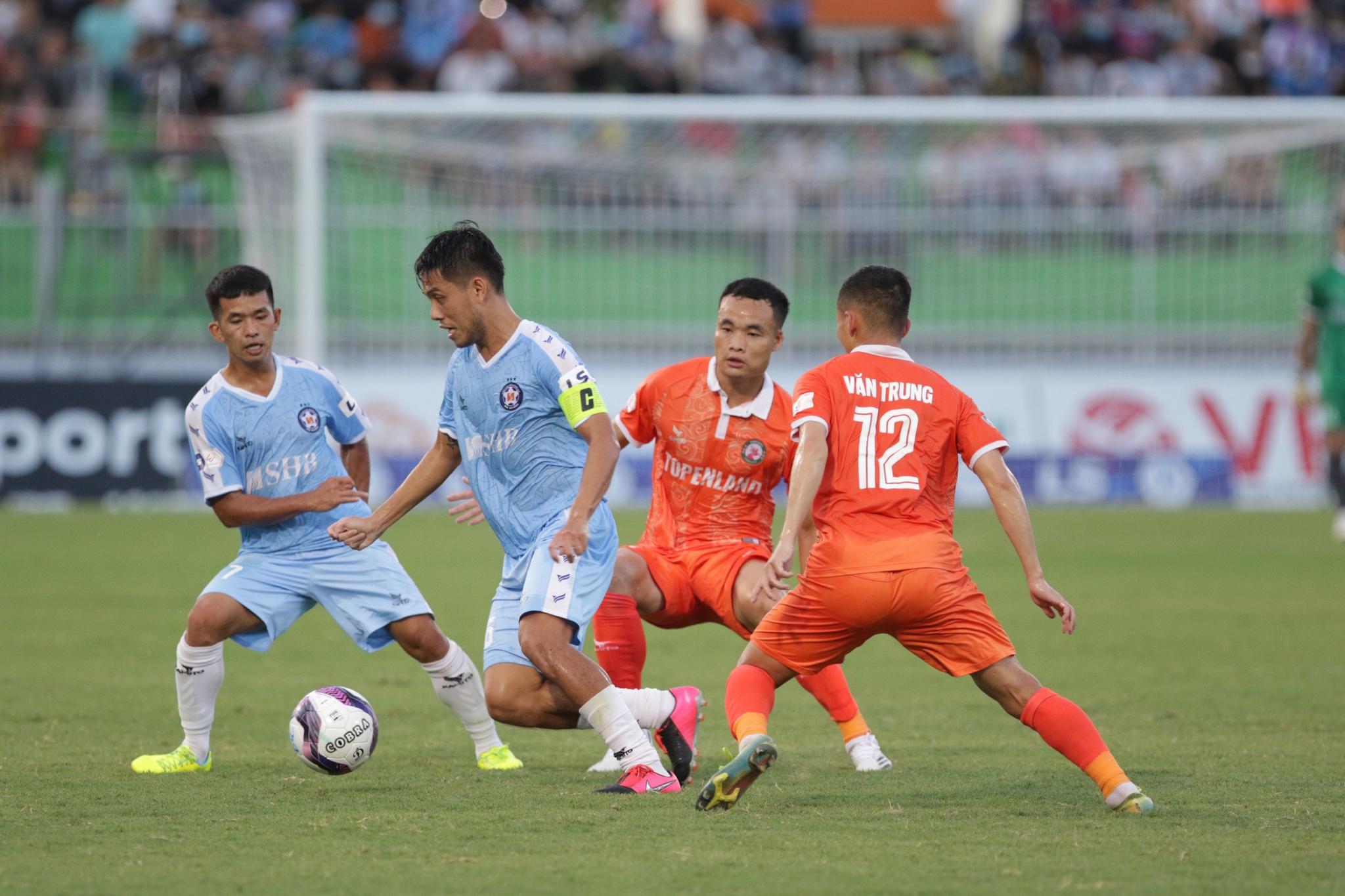 Kết quả bóng đá CLB Bình Định 1-0 CLB Đà Nẵng: Hồ Tấn Tài làm dậy sóng sân Quy Nhơn - ảnh 14