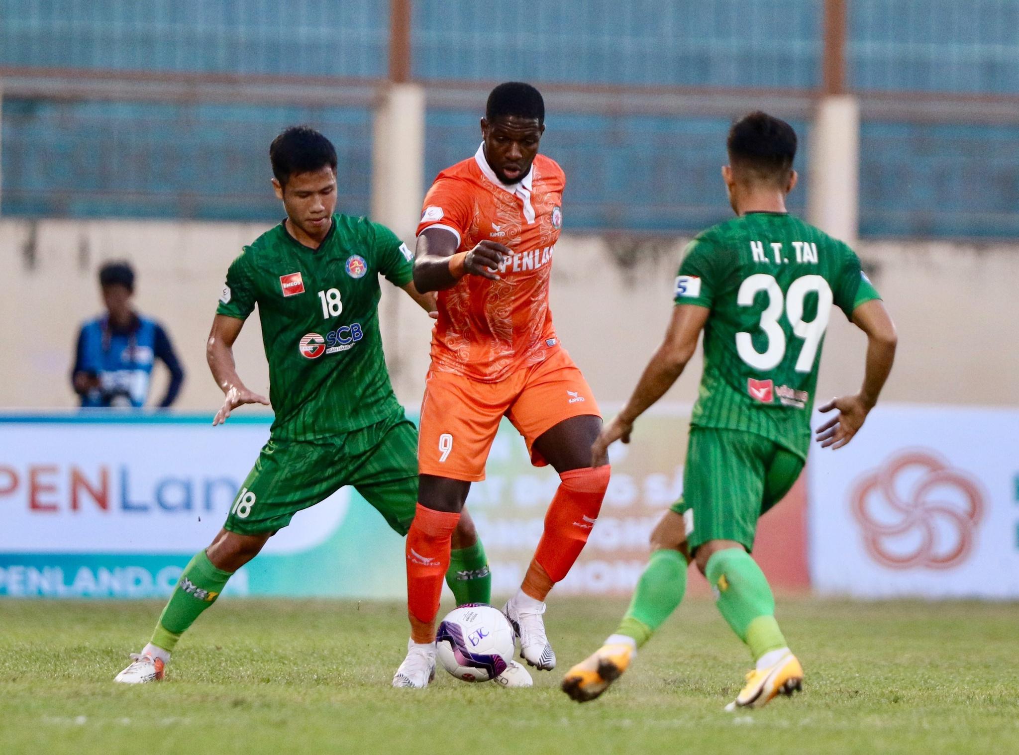 Kết quả V-League 2021, Bình Định 1-0 Sài Gòn FC: Hồ Tấn Tài khiến 'hung thần' Đỗ Merlo nín lặng! - ảnh 16