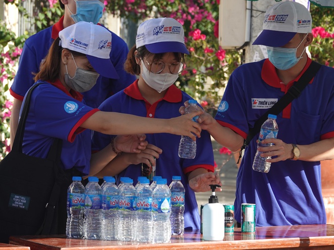 Bình Định: Thanh niên tình nguyện Tiếp sức mùa thi gắn với phòng dịch Covid-19 - ảnh 1