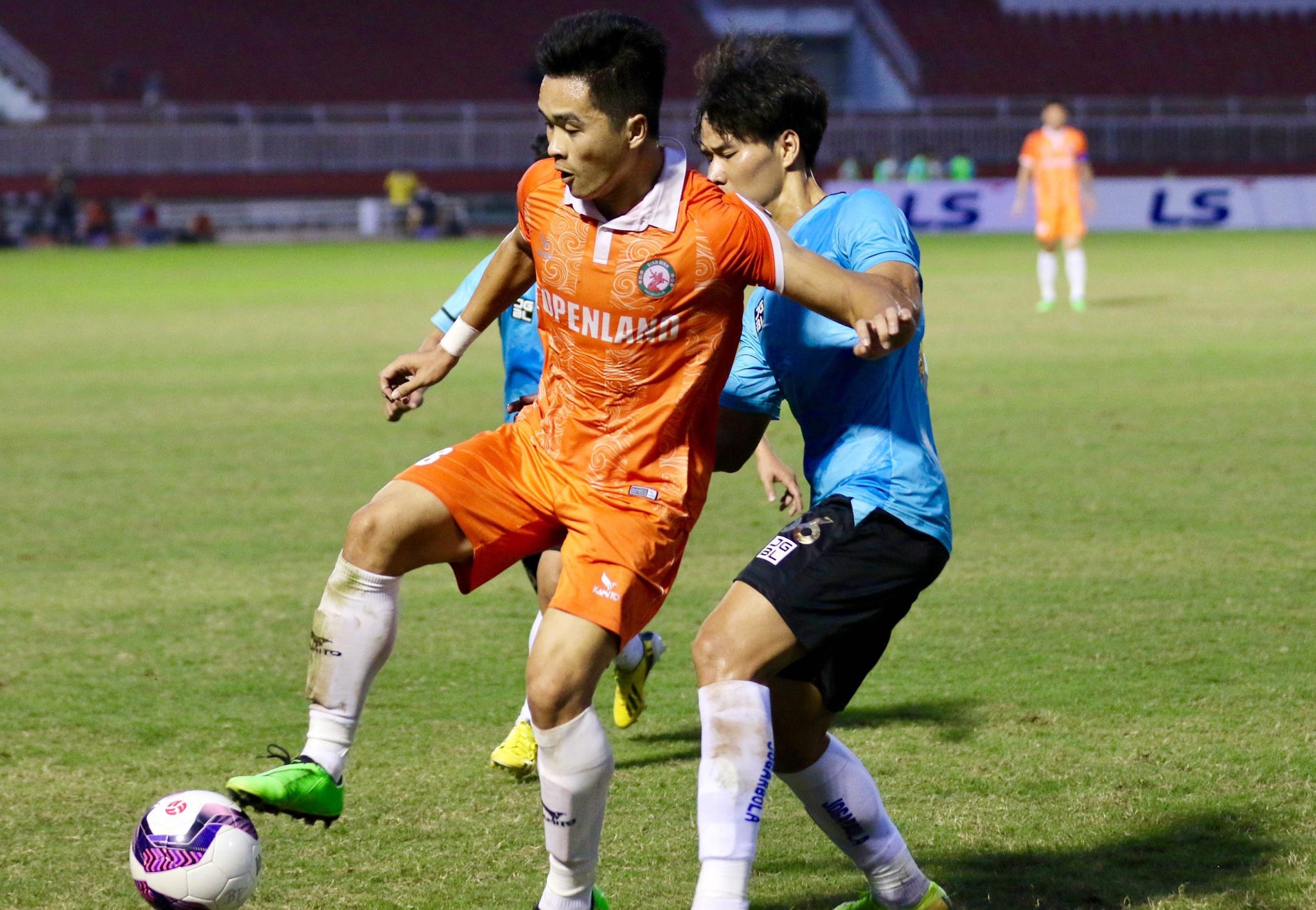 Kết quả giải Tứ hùng: CLB Bình Định nâng cúp trước 'mũi' Sài Gòn FC - ảnh 6