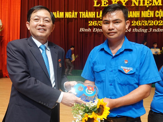 Anh Nguyễn Tường Lâm dự lễ kỷ niệm 90 năm ngày thành lập Đoàn tại Bình Định - ảnh 3