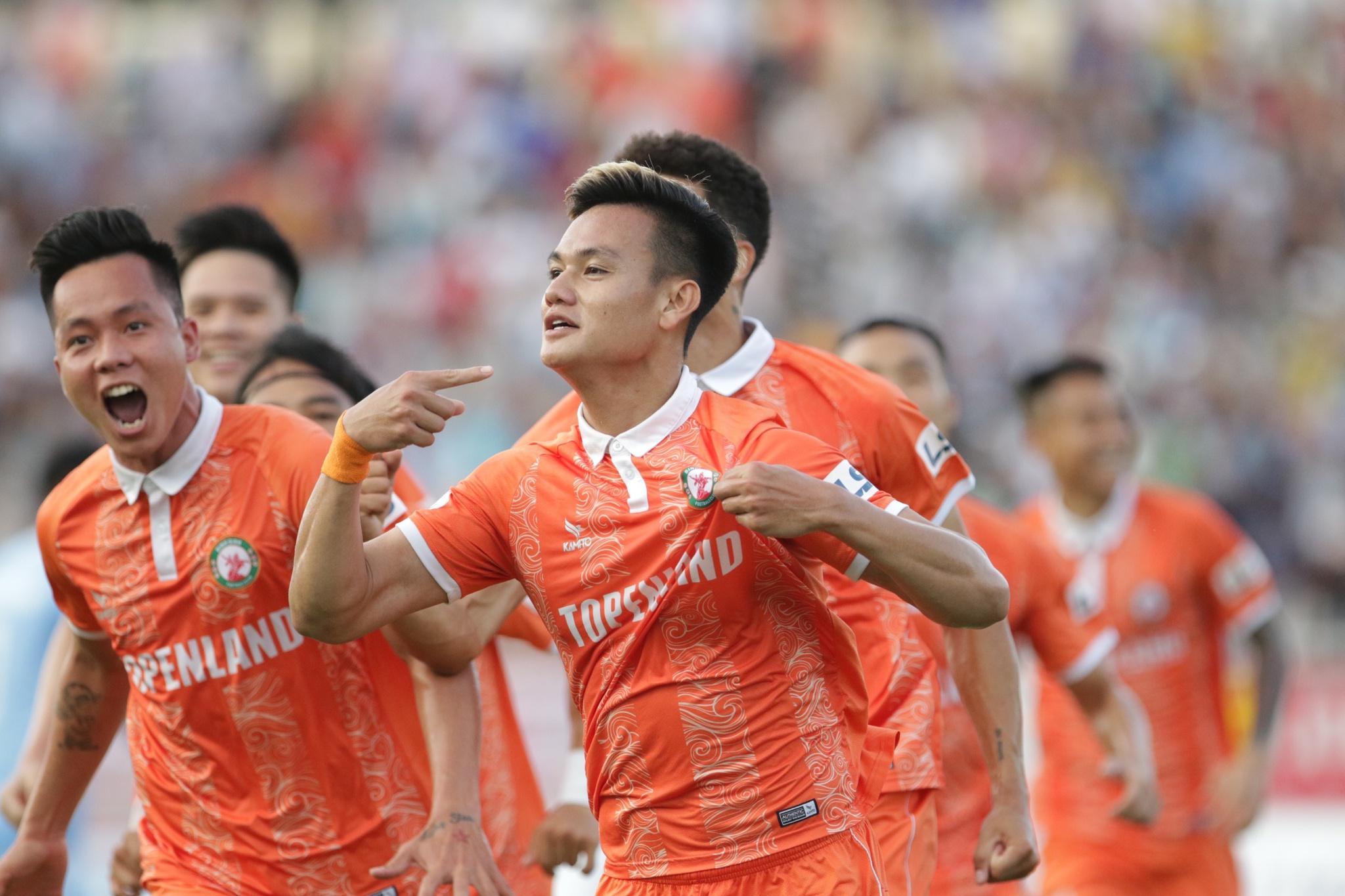 Kết quả bóng đá CLB Bình Định 1-0 CLB Đà Nẵng: Hồ Tấn Tài làm dậy sóng sân Quy Nhơn - ảnh 9