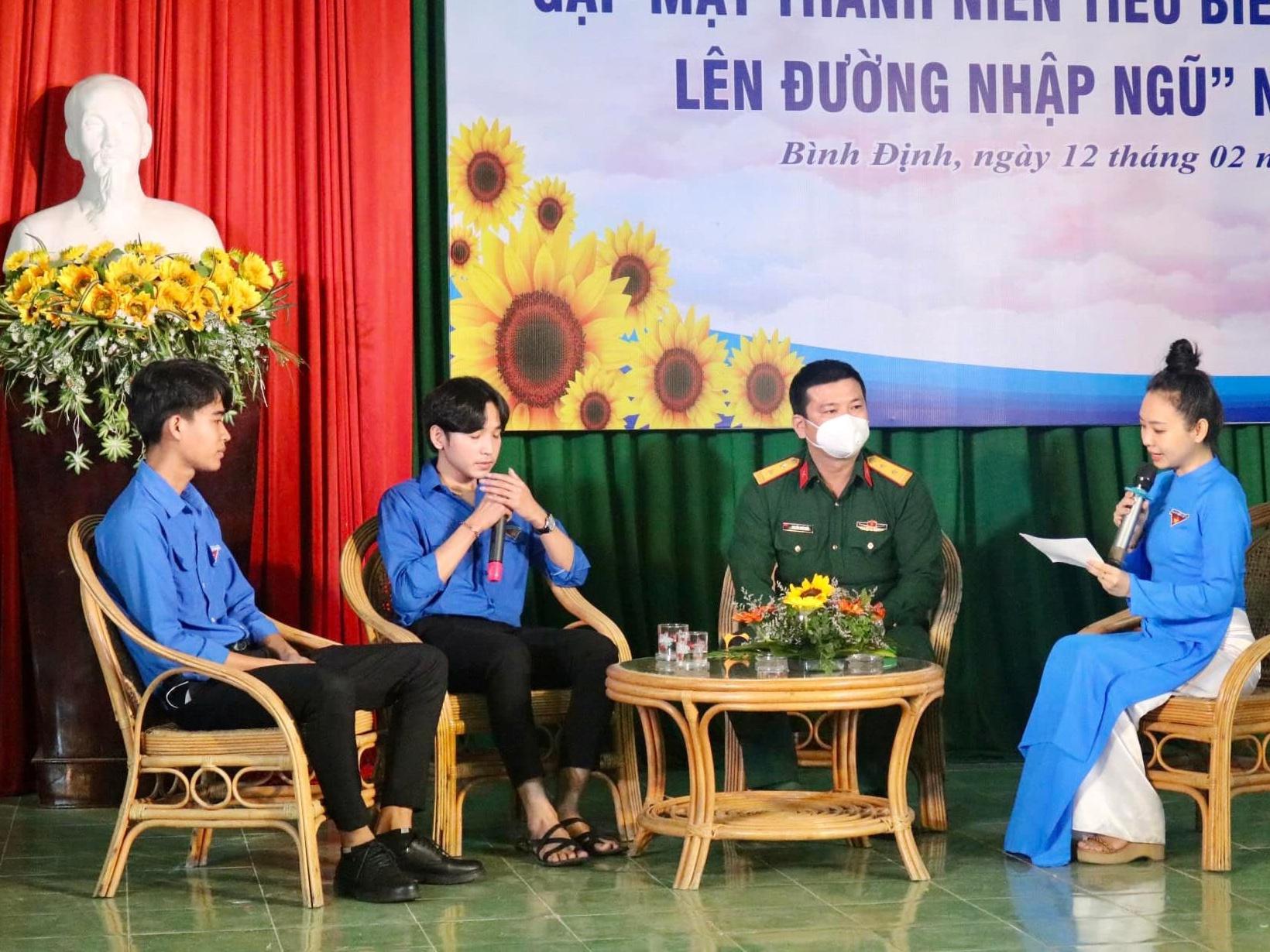 Tỉnh đoàn Bình Định tổ chức tọa đàm gặp mặt thanh niên tình nguyện nhập ngũ - ảnh 1