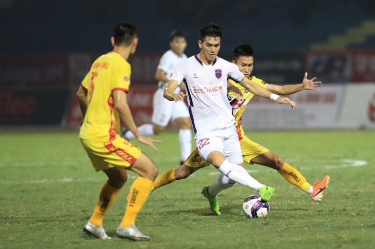 CLB Bình Định thắng lớn đội hình tiêu biểu vòng 2 V-League - ảnh 7