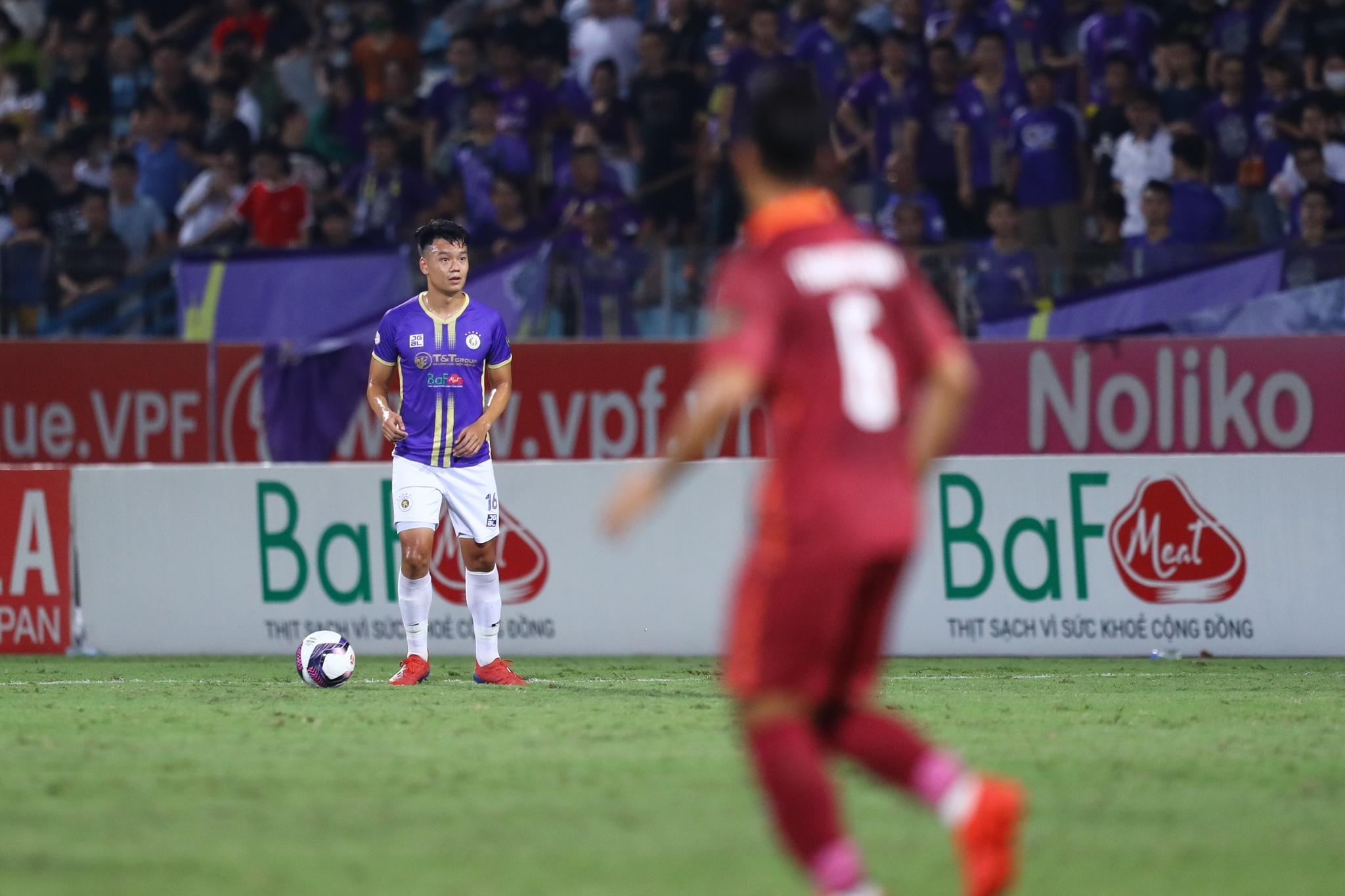 Kết quả Hà Nội FC 0-3 CLB Bình Định: Rafaelson lập hat-trick, Duy Mạnh nhận thẻ đỏ - ảnh 3