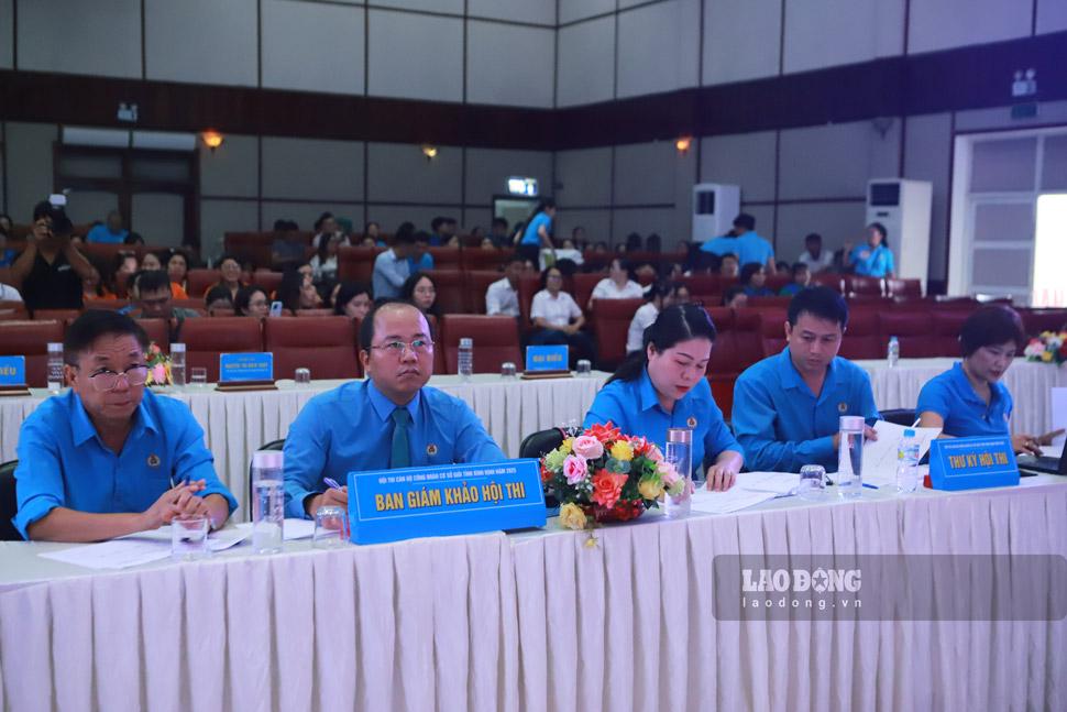 Ban giám khảo hội thi. Ảnh: Hoài Phương