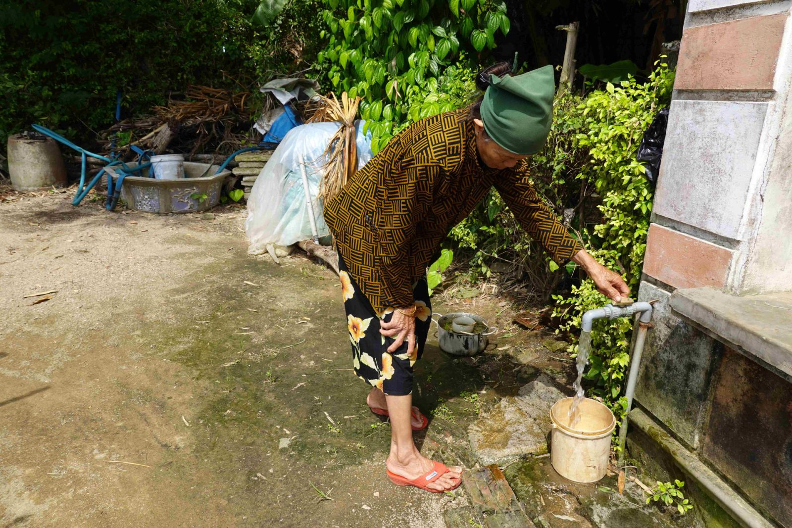 Người dân 3 xã Nhơn Phong, Nhơn An, Nhơn Hạnh bức xúc vì nguồn nước sạch sinh hoạt bị vàng đục